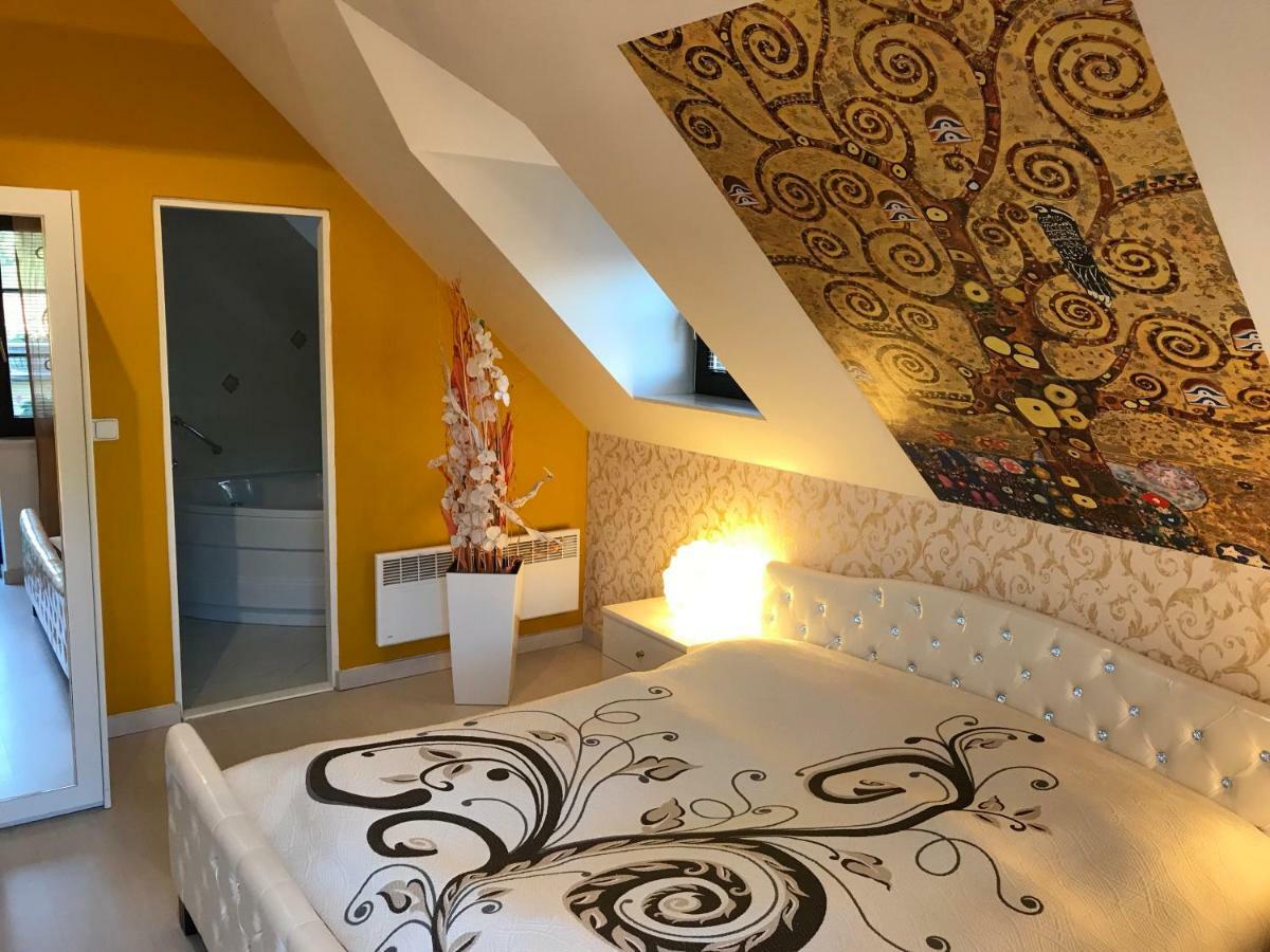 U Svateho Urbana Hotel มิคูลอฟ ภายนอก รูปภาพ